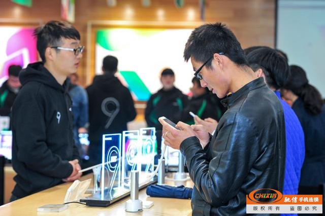 OPPO R9首日销量超18万台 线下渠道又建功了