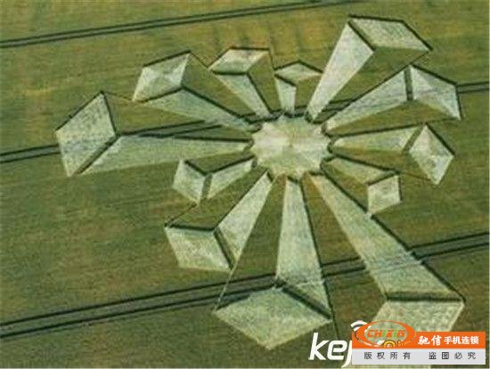 麦田怪圈形成之谜 神秘图案由外星人制造？